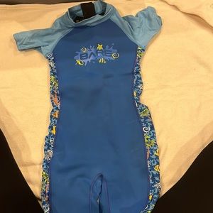 Kids wetsuit/rashguard short length